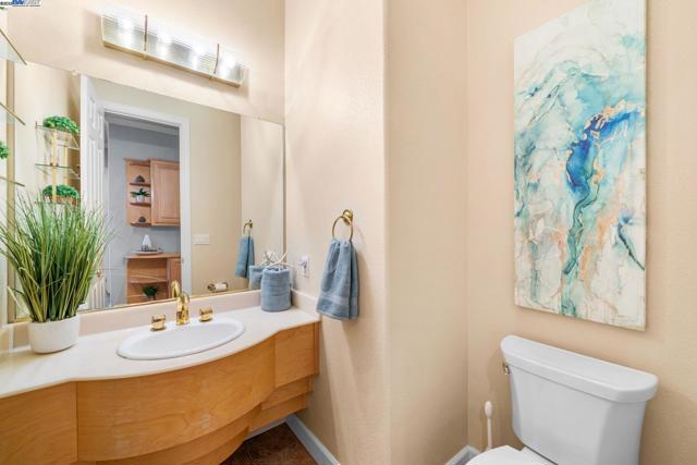 444 Cabonia Ct, Pleasanton CA: https://media.crmls.org/mediaz/2b4a1ad4-d79f-485e-8edb-bab5fcf6d130.jpg