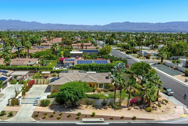 1360 E Vista Chino, Palm Springs CA: https://media.crmls.org/mediaz/2b4aa8ba-4a33-4f15-a296-2bee995383cc.jpg