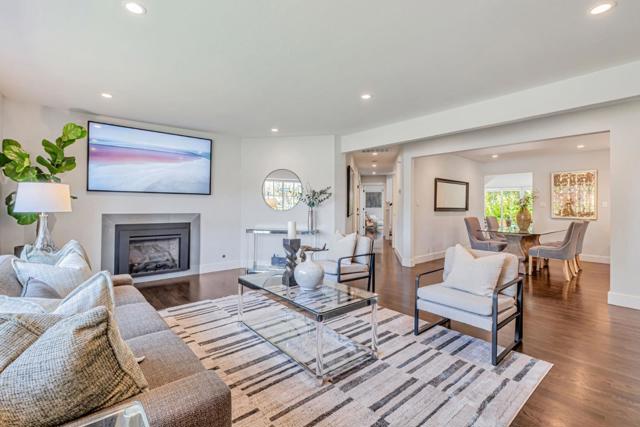 421 Ruby Street, Redwood City CA: https://media.crmls.org/mediaz/2b4ac16d-36ab-478f-844e-e4daf934693b.jpg