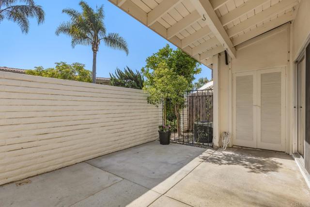 7019 Estrella De Mar Road, Carlsbad CA: https://media.crmls.org/mediaz/2b4b9881-008b-4568-b51e-c9ed068d0e5e.jpg