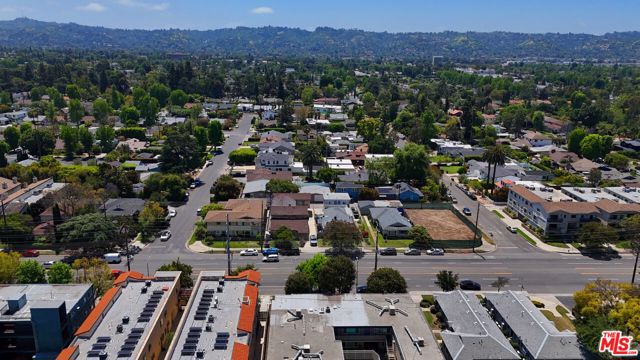 13444 Burbank Boulevard, Sherman Oaks CA: https://media.crmls.org/mediaz/2b4bcfee-f9f0-4ead-b088-0ab913f62dcf.jpg