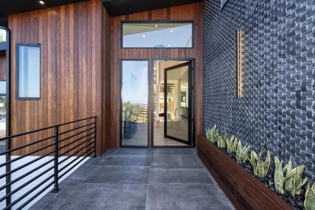 3964 Jefferson Avenue, Redwood City CA: https://media.crmls.org/mediaz/2b4c8640-a70e-4c8c-bb84-3c7305e448cc.jpg