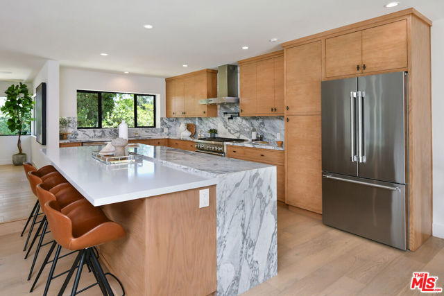 3221 Elvido Drive, Los Angeles CA: https://media.crmls.org/mediaz/2b4c877e-f4dc-413f-be50-2c717e710efb.jpg