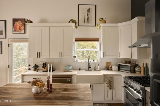 Detail Gallery Image 6 of 32 For 2819 Frederick St, Los Angeles,  CA 90065 - 3 Beds | 3 Baths