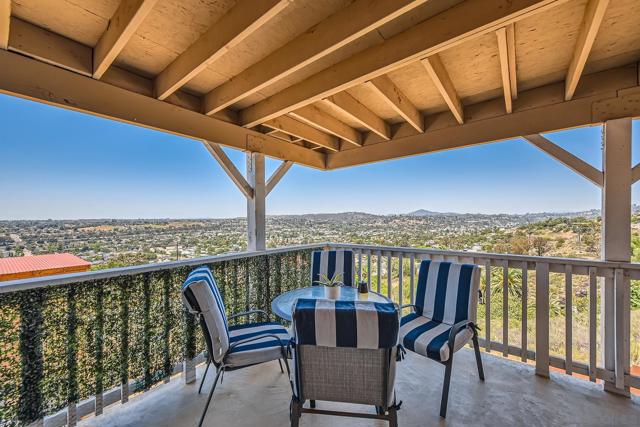 9180 Tokaj Ln, Spring Valley CA: https://media.crmls.org/mediaz/2b4d0709-907e-4053-b026-1cd7ce653e91.jpg