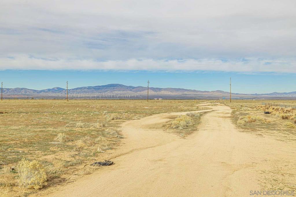 MLS #250045688SD image #21