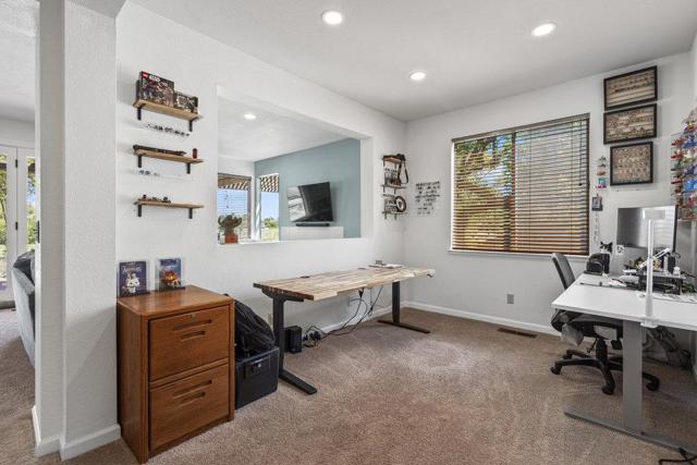 310 Bonnie Lane, Hollister CA: https://media.crmls.org/mediaz/2b4db950-789f-45e6-a6b7-af9889af2619.jpg