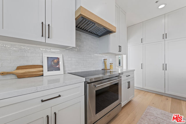 16724 Calle Arbolada, Pacific Palisades CA: https://media.crmls.org/mediaz/2b4df70d-2088-4944-8bcf-6a9b8ad2c630.jpg