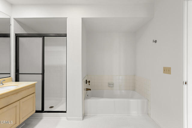 72460 Rodeo Way, Rancho Mirage CA: https://media.crmls.org/mediaz/2b4e1f92-deae-4267-b0b6-49114fbace58.jpg