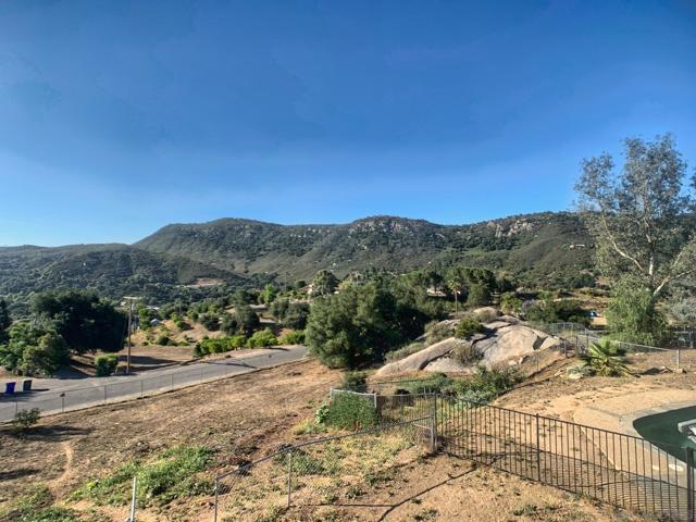 27332 Cool Water Ranch RD, Valley Center CA: https://media.crmls.org/mediaz/2b4e68d0-8009-40fb-ae87-54f00d1d47e0.jpg
