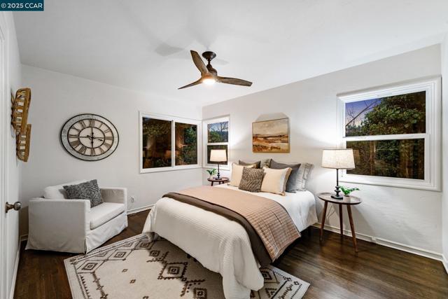 5810 Estates Dr, Oakland CA: https://media.crmls.org/mediaz/2b4e7f41-fc84-46f5-99e9-febeb804dc20.jpg