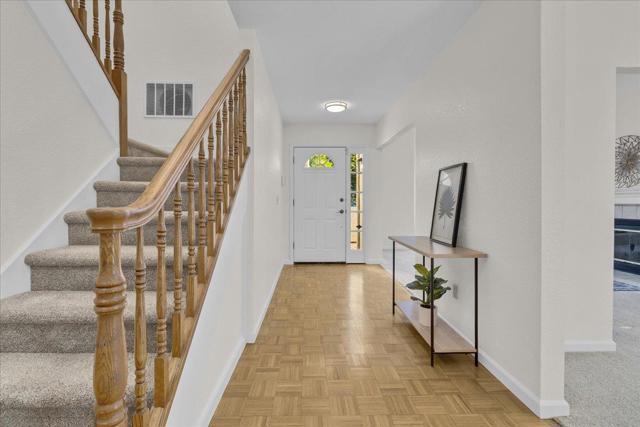 18 Suffield Circle, Salinas CA: https://media.crmls.org/mediaz/2b4f2940-c932-4eb2-ab72-1ace38a61ab2.jpg