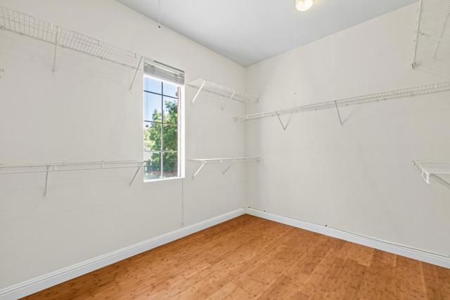 336 Arrowhead Way, Hayward CA: https://media.crmls.org/mediaz/2b4f9fe7-6565-476b-a4bf-f65b5c558f5b.jpg
