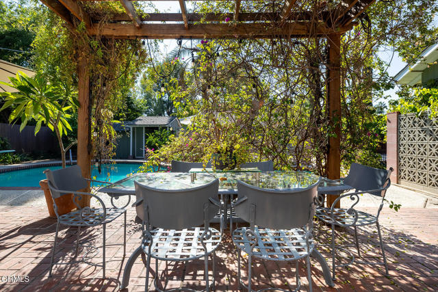 525 N Michillinda Avenue, Pasadena CA: https://media.crmls.org/mediaz/2b507281-9bcc-4613-9f44-1e668fe4fe86.jpg
