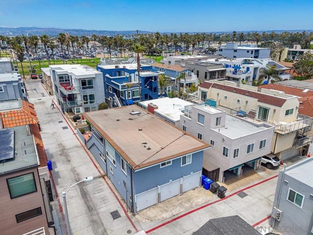 707 Ensenada Ct, San Diego CA: https://media.crmls.org/mediaz/2b509b8a-1c29-400f-b7c5-c568ea46ff94.jpg