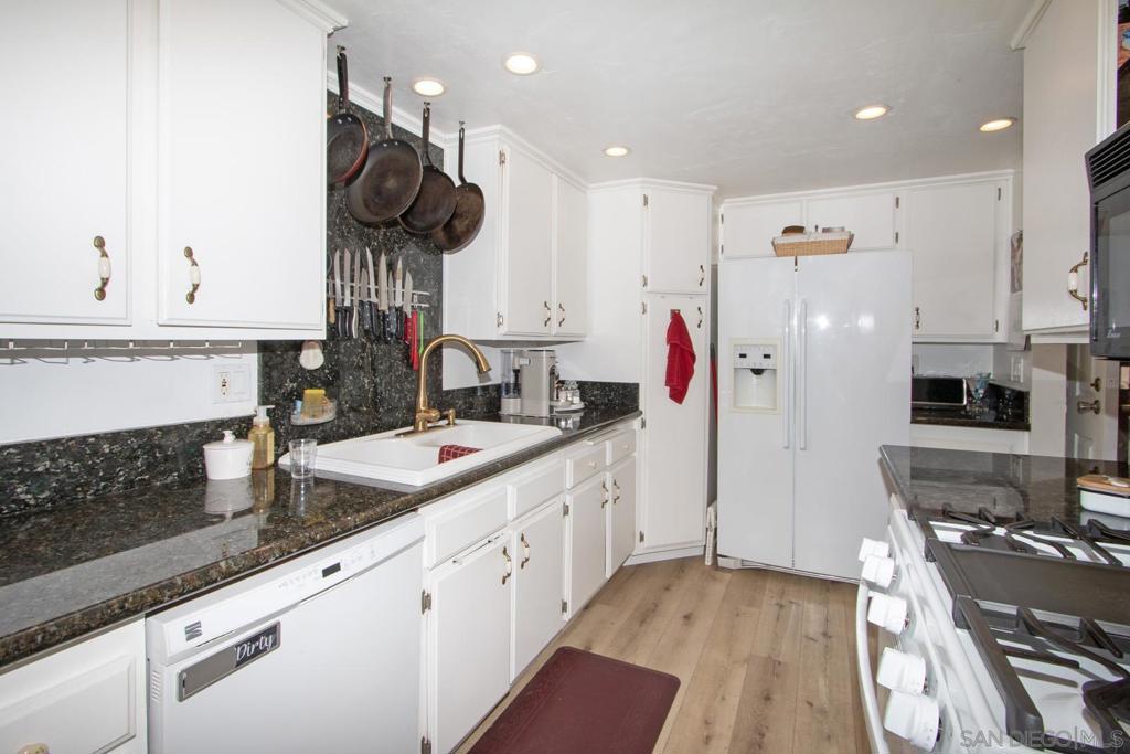 13815 Johannesberg Dr - photo 10