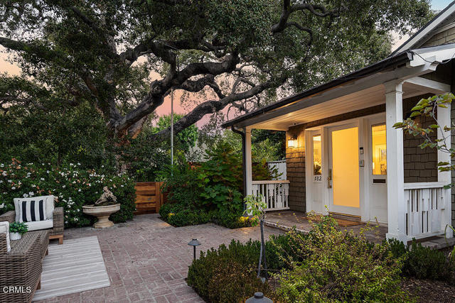 782 S Arroyo Boulevard, Pasadena CA: https://media.crmls.org/mediaz/2b50fced-1b91-42dc-b323-d213e19aff99.jpg