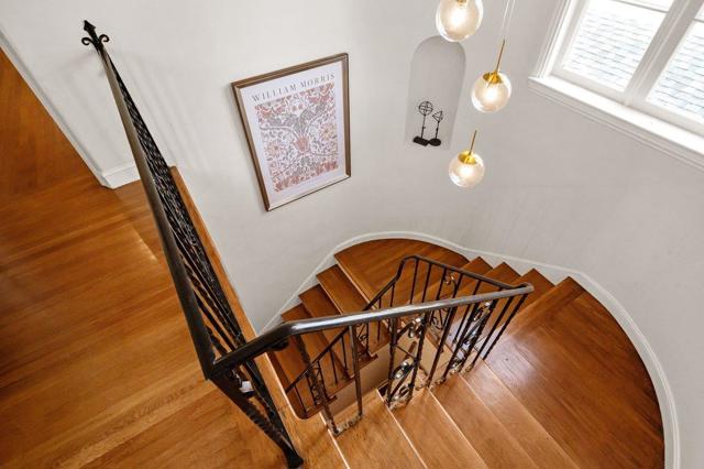 526 W Poplar Avenue, San Mateo CA: https://media.crmls.org/mediaz/2b512e98-d992-4912-9784-9f4c73546218.jpg