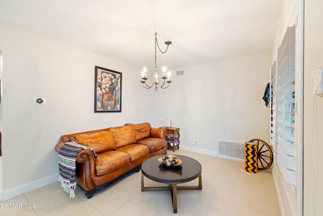 885 Rim Crest Drive, Westlake Village CA: https://media.crmls.org/mediaz/2b515ee4-00f8-4612-90a7-168c13577bd2.jpg