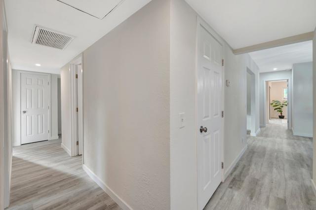 3943 Nereis Dr, La Mesa CA: https://media.crmls.org/mediaz/2b516343-5d3f-4c72-89cc-96cbdaf3013d.jpg