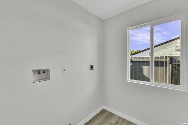 Detail Gallery Image 12 of 25 For 2031 E Ave, National City,  CA 91950 - 3 Beds | 2 Baths