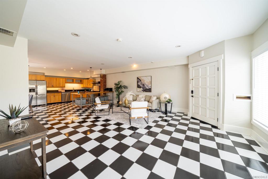 2846 30 St - photo 9