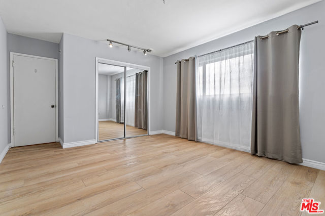 11743 Mayfield, Los Angeles CA: https://media.crmls.org/mediaz/2b51b3c6-64b8-4981-abb7-8d3d0c76453e.jpg