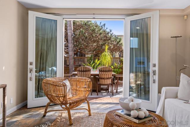 814 Kingston Ct, San Diego CA: https://media.crmls.org/mediaz/2b51c312-0edd-47d9-a6b7-a9815d439dc2.jpg