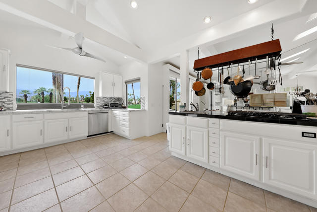 139 Blue River Drive, Palm Desert, CA 92211