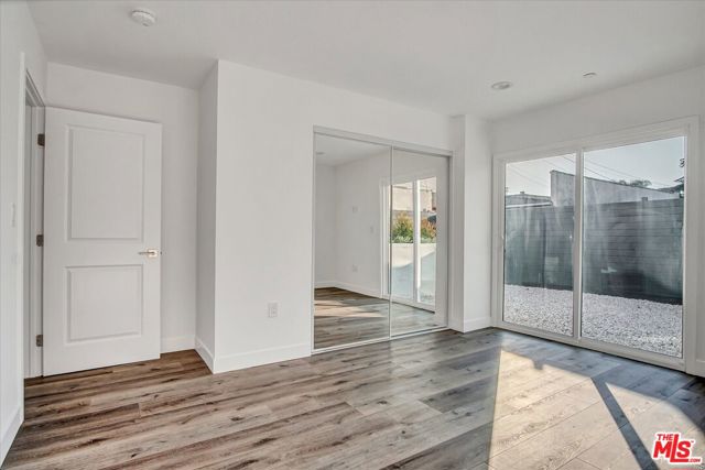 2419 S Cochran Avenue, Los Angeles CA: https://media.crmls.org/mediaz/2b5274ec-7dd1-43c2-8462-373960eb7ddc.jpg