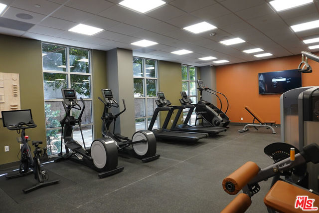 520 N Central Avenue, Glendale CA: https://media.crmls.org/mediaz/2b52a8cb-57b6-4e5b-9f12-ee18f59e4bfd.jpg