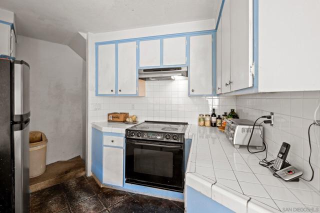 3252 Via Marin, La Jolla CA: https://media.crmls.org/mediaz/2b5329a8-4c4d-44bf-b0f8-8b7d3bfa1387.jpg