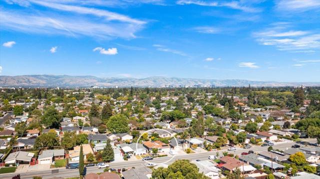 667 Los Padres Boulevard, Santa Clara CA: https://media.crmls.org/mediaz/2b55cbb3-81e3-482d-beb9-e26096dfc2f7.jpg
