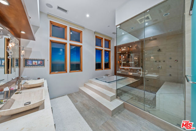 5 Bed Home for Sale in Malibu, California