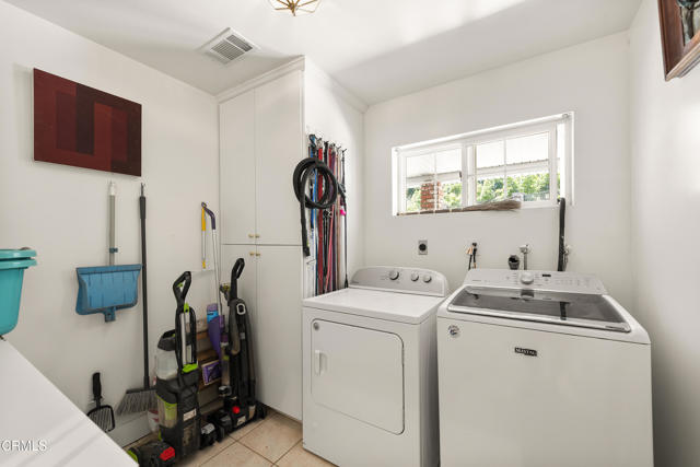 4850 N Moorpark Road, Thousand Oaks CA: https://media.crmls.org/mediaz/2b56cc48-cbc8-477d-81fb-1eac694f18e4.jpg