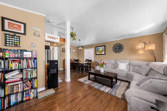 Detail Gallery Image 5 of 26 For 13162 Highway 8 Business Spc 4, El Cajon,  CA 92021 - 3 Beds | 2 Baths