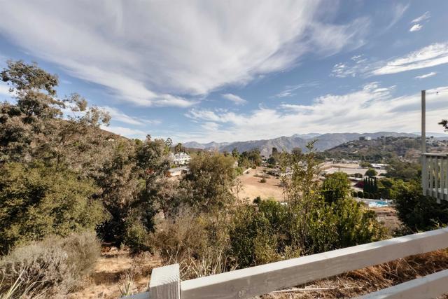 11774 Rocoso Rd, Lakeside CA: https://media.crmls.org/mediaz/2b59a08c-f407-41ac-a074-aa3ffebc5431.jpg