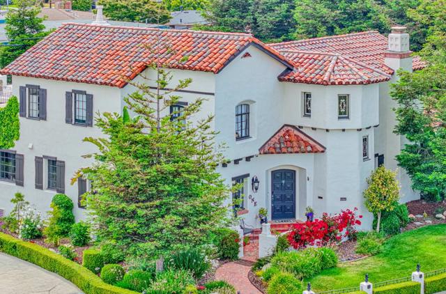 1 Santa Lucia Avenue, Salinas CA: https://media.crmls.org/mediaz/2b5a172b-c400-4147-93e7-daf7b2b5a3bd.jpg