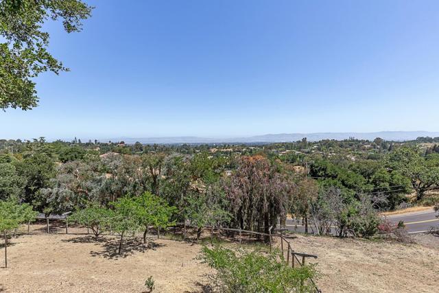 13038 Vista Del Valle Court, Los Altos Hills CA: https://media.crmls.org/mediaz/2b5aceda-2902-4053-b8cb-2c1b6e199c6a.jpg