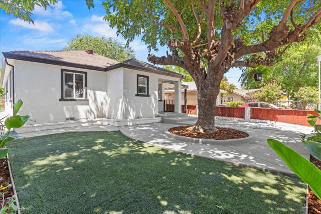 3803 22nd Avenue, Sacramento CA: https://media.crmls.org/mediaz/2b5b8b01-908d-405d-8e5f-b8745b9f108e.jpg