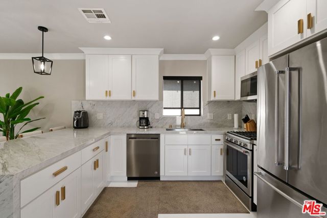 801 Howard Street photo 6