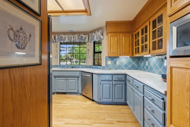 105 Louise Circle, Hollister CA: https://media.crmls.org/mediaz/2b5c3192-6e9d-48d9-a6ab-516fa9624032.jpg