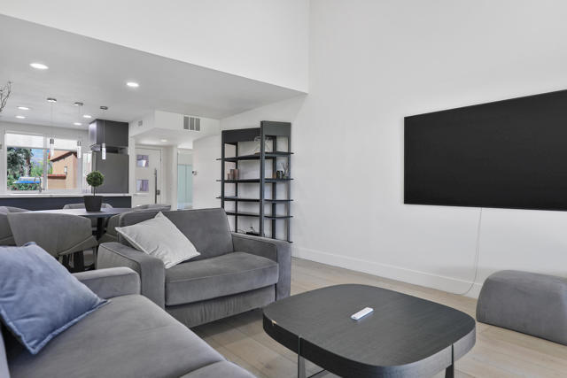 24 Haig Drive, Rancho Mirage CA: https://media.crmls.org/mediaz/2b5c4295-393b-4c49-a3fb-55d76df023a5.jpg