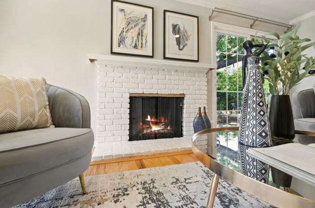 1079 Brighton Place, Mountain View CA: https://media.crmls.org/mediaz/2b5ca81f-355b-4adc-aaee-844bc1062204.jpg
