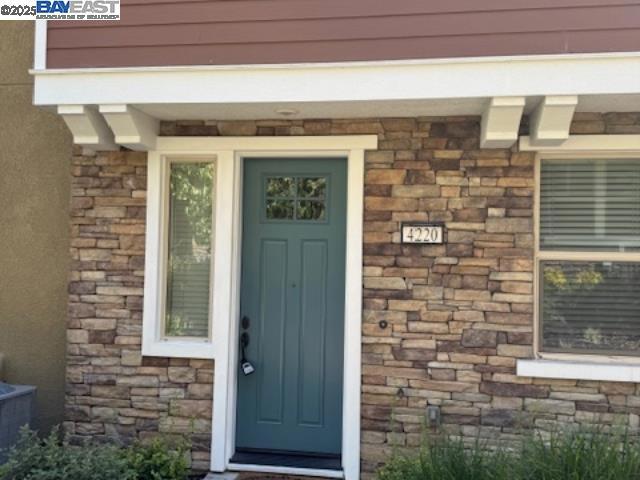 4220 Midlands Ct, Dublin CA: https://media.crmls.org/mediaz/2b5cea7a-a91d-4734-8c45-27b45f759545.jpg
