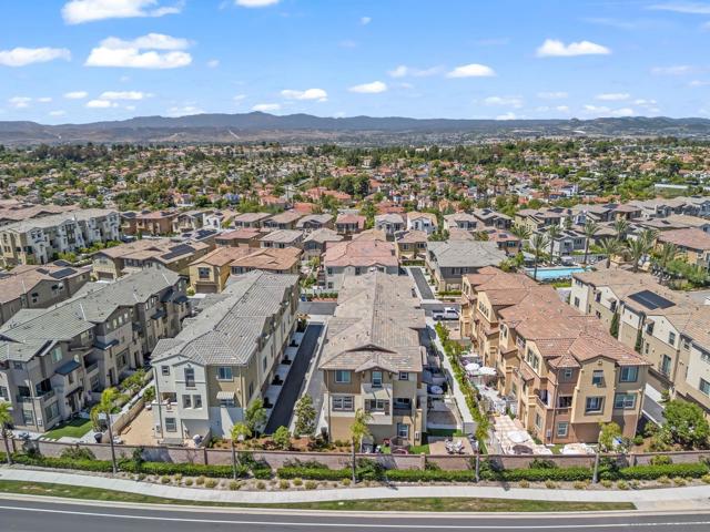 1235 Via Lucero, Oceanside CA: https://media.crmls.org/mediaz/2b5dde9c-108e-4665-a66e-f9a1681c164c.jpg