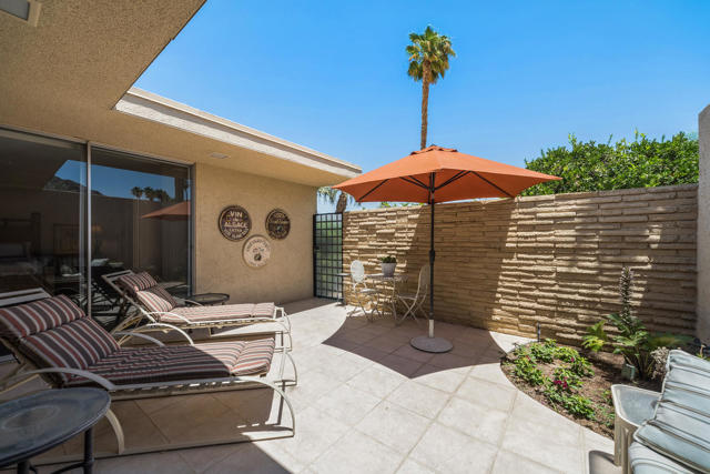 76895 Lark Drive, Indian Wells CA: https://media.crmls.org/mediaz/2b5e8924-a33d-45c3-8345-2ad30e1b63b4.jpg