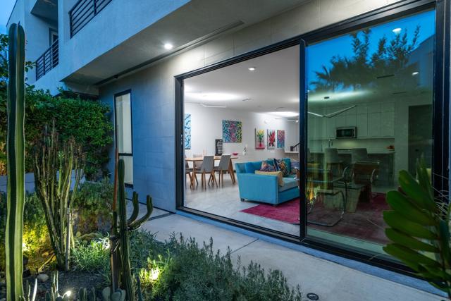 294 Mayfair Way, Palm Springs, CA 92264