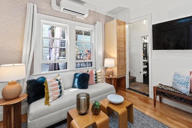 950 Noe Street, San Francisco CA: https://media.crmls.org/mediaz/2b60695d-d42d-402d-9f83-d5ed9cf8bb66.jpg