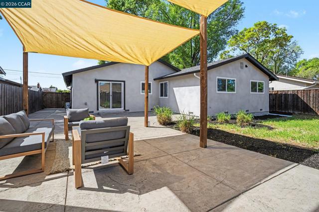 Image 23 of 29 For 2579 Montgomery Ave